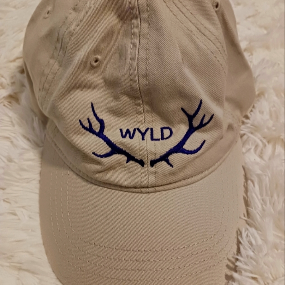 💚WYLD💚 420 BEIGE CAP. BRAND NEW. ONE SIZE. CALIFORNIA LOVE.